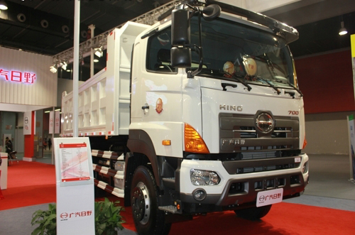 广汽日野 700系列 6x4 自卸车