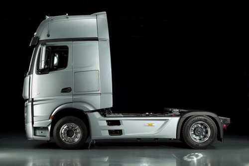 万众瞩目奔驰全新actros重卡正式发布