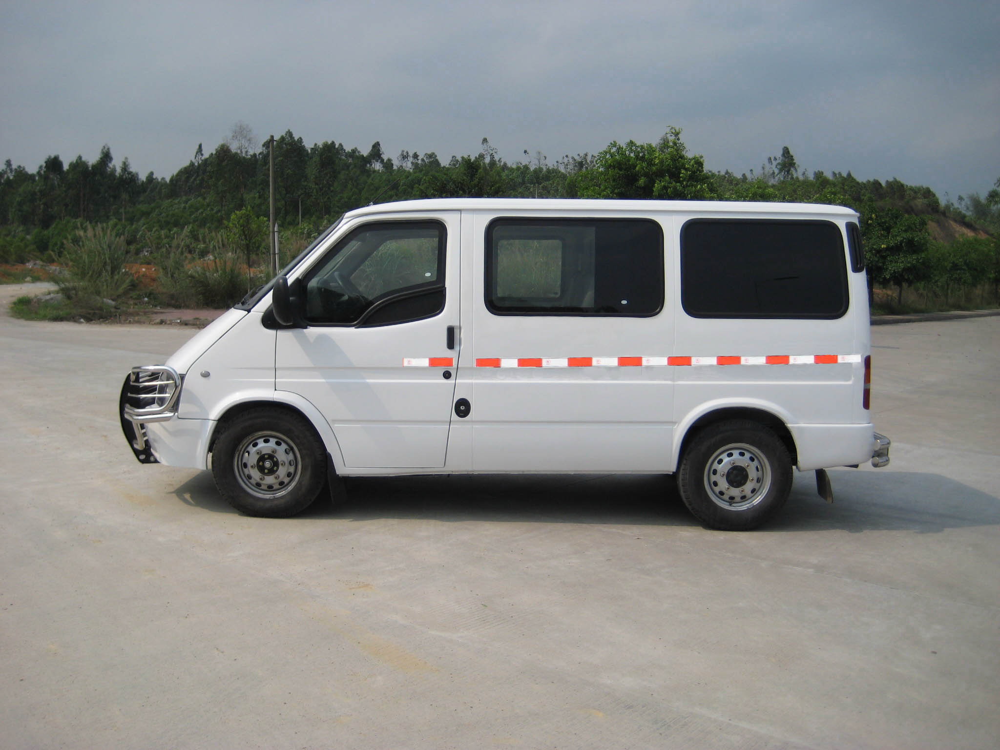 宝龙运钞车 tbl5032xycf3