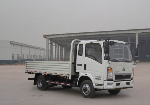 中国重汽 howo 轻卡 143马力 4×2 栏板式 排半 载货车 zz1047f3315