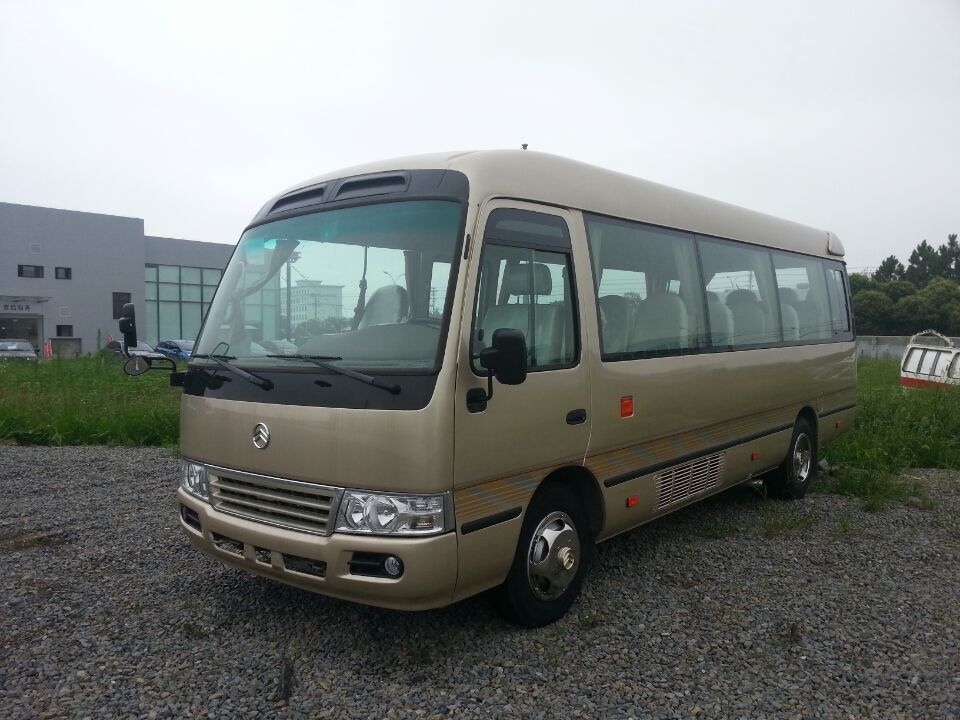 28座企业班车优惠出售-威海金龙考斯特