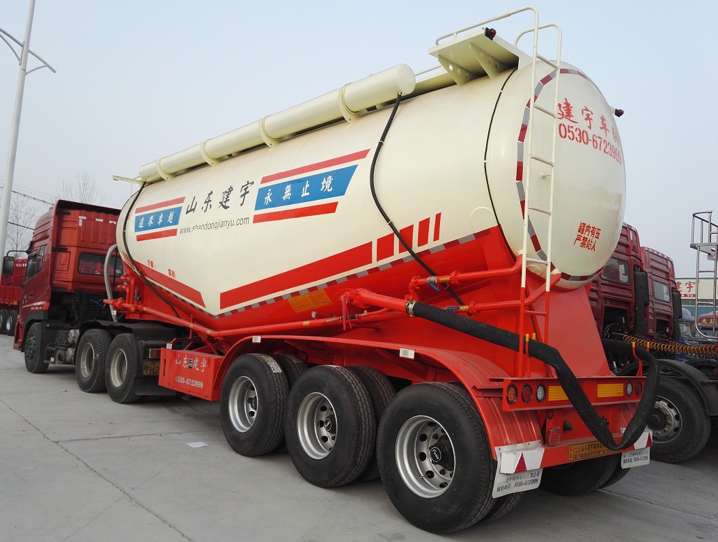 山东建宇 9.5米 38立方 轻量化水泥罐车