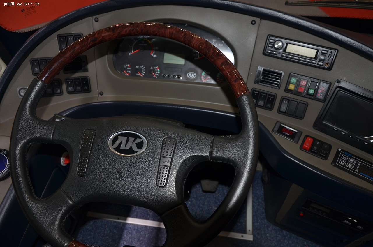 安凯 凯富系列 9米 39座 lng客车