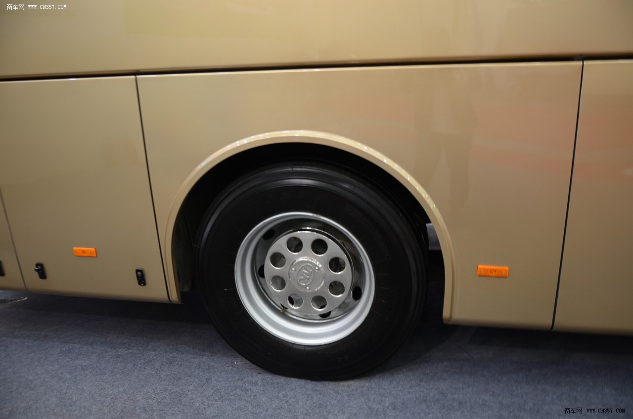 安凯 凯富系列 9米 39座 lng客车