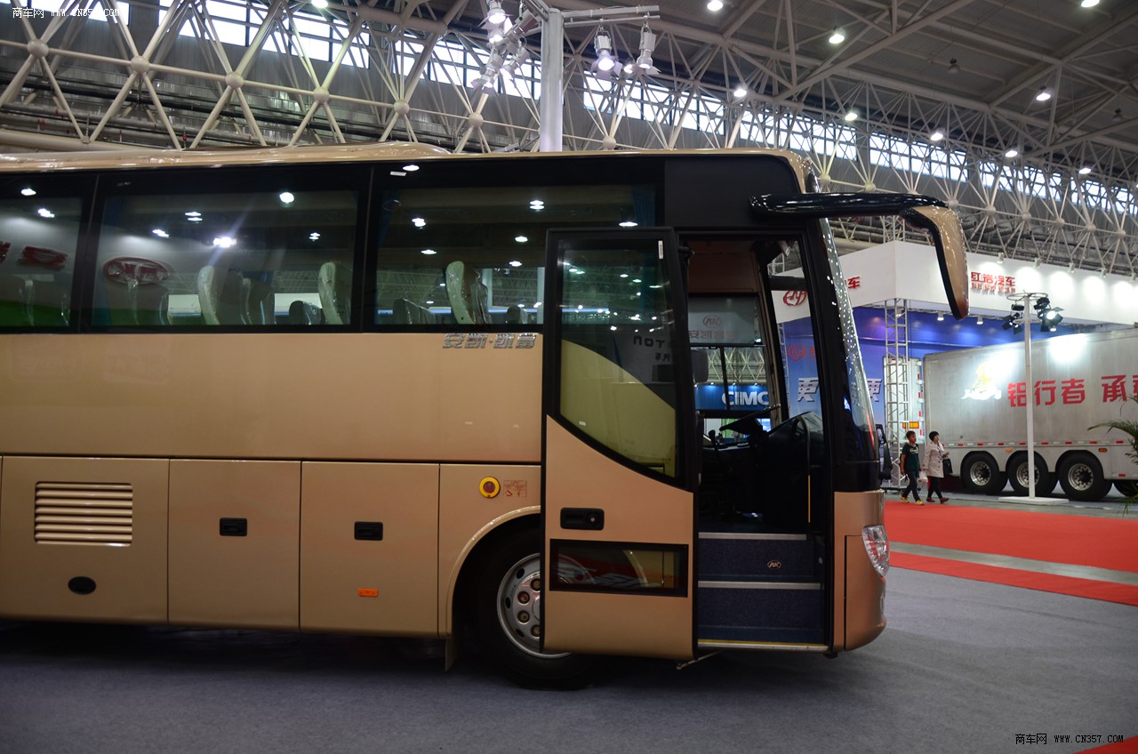 安凯 凯富系列 9米 39座 lng客车