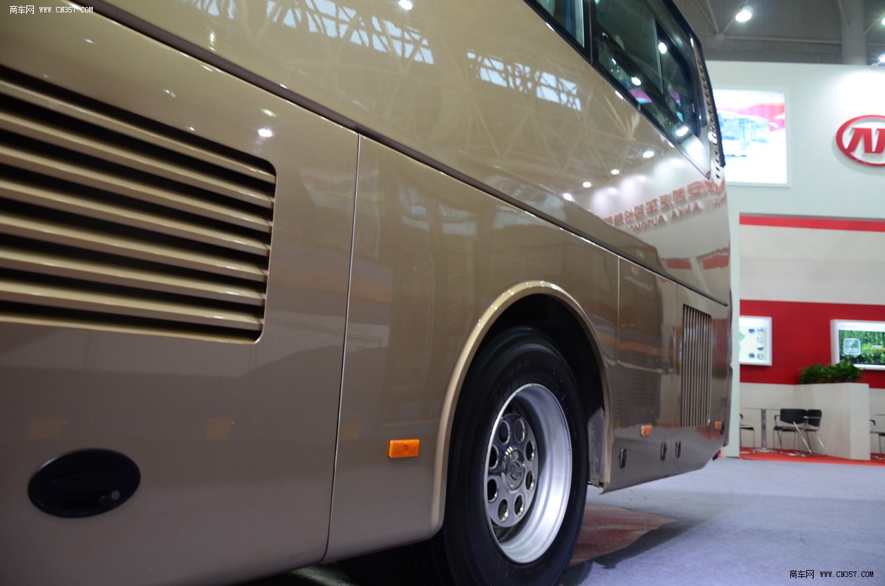 安凯凯富系列9米39座lng客车