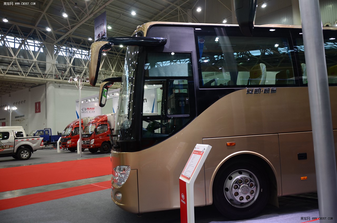 安凯凯富系列9米39座lng客车