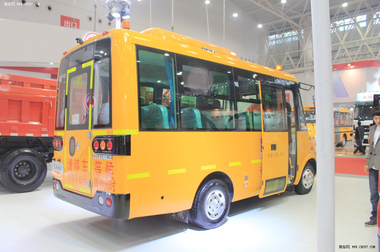 东风 御风 19座小学生专用校车