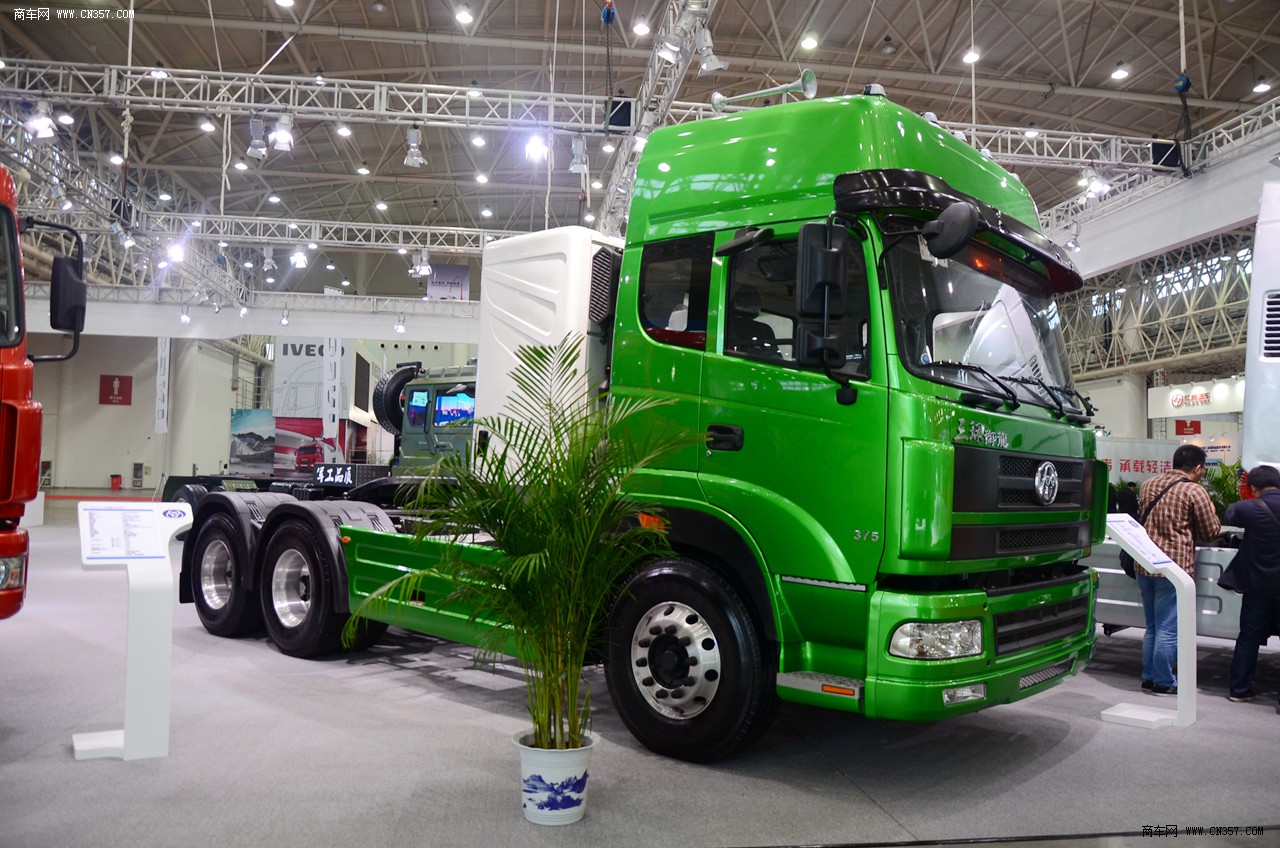 三环 御龙t360 6x4 lng牵引车