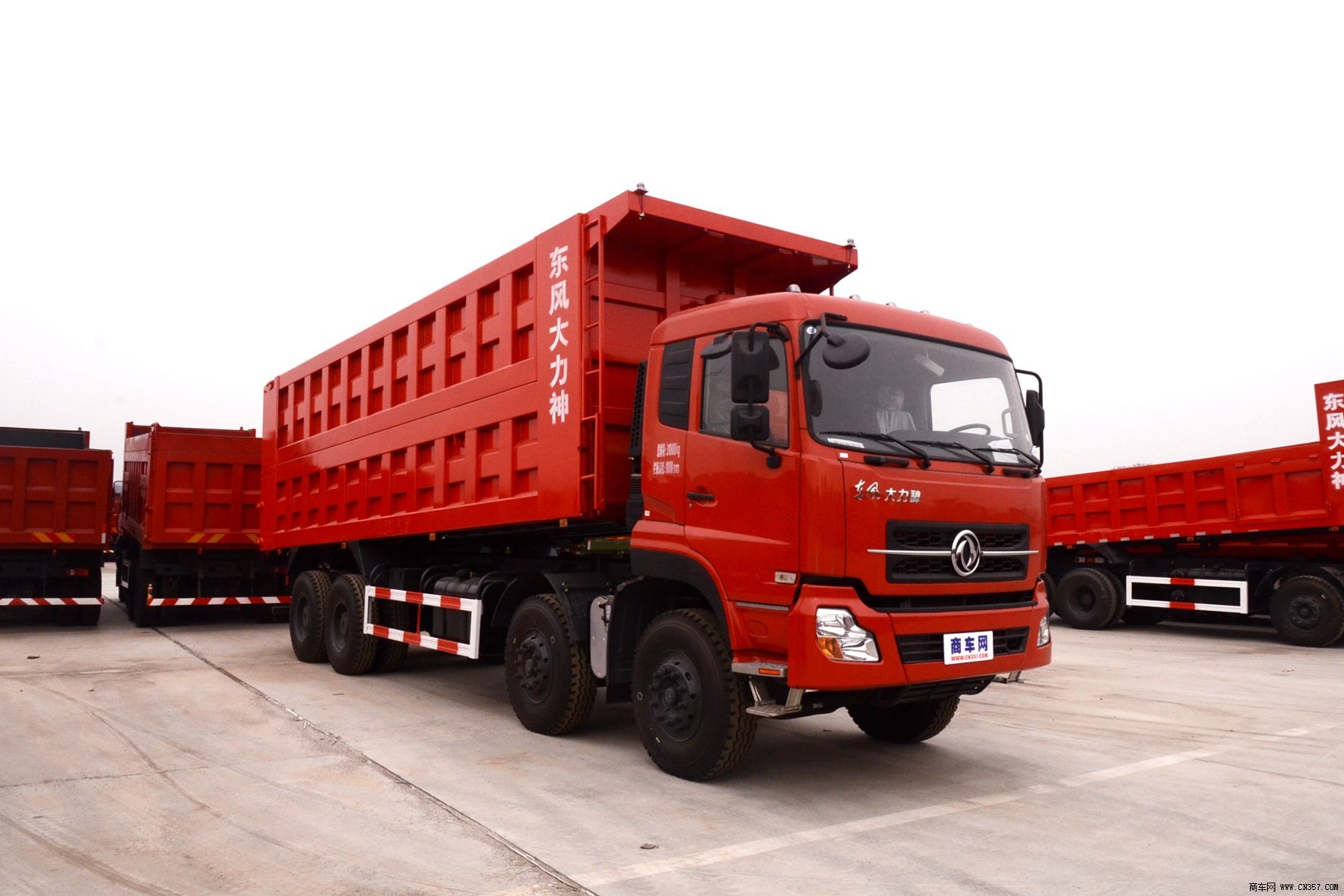 东风 大力神 重卡 340马力 8×4 自卸车 dfl3310a13