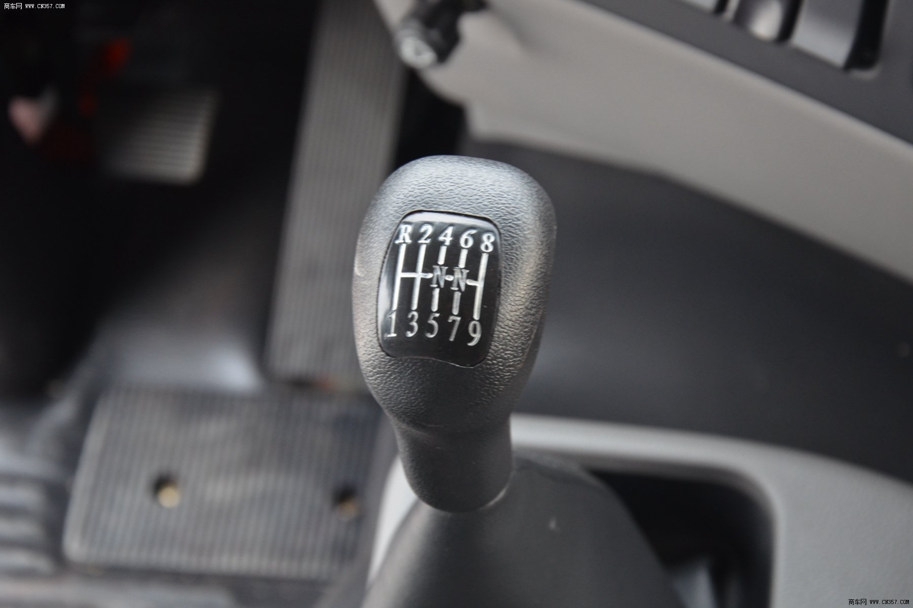 东风 大力神 重卡 260马力 8×4 自卸车 dfl3311axa