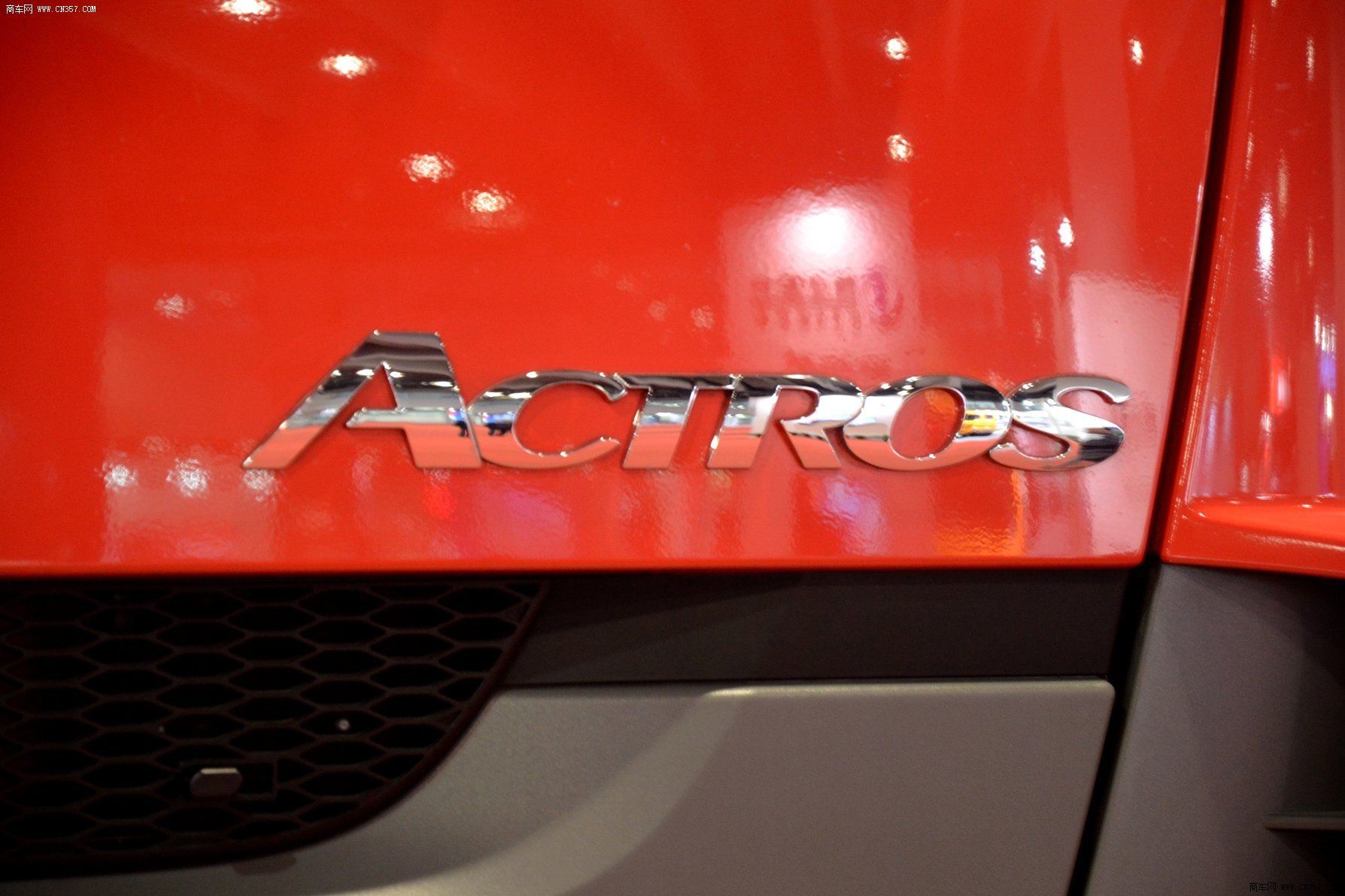 奔驰/benz actros系列 重卡 435马力 6×2 牵引车 2644ls