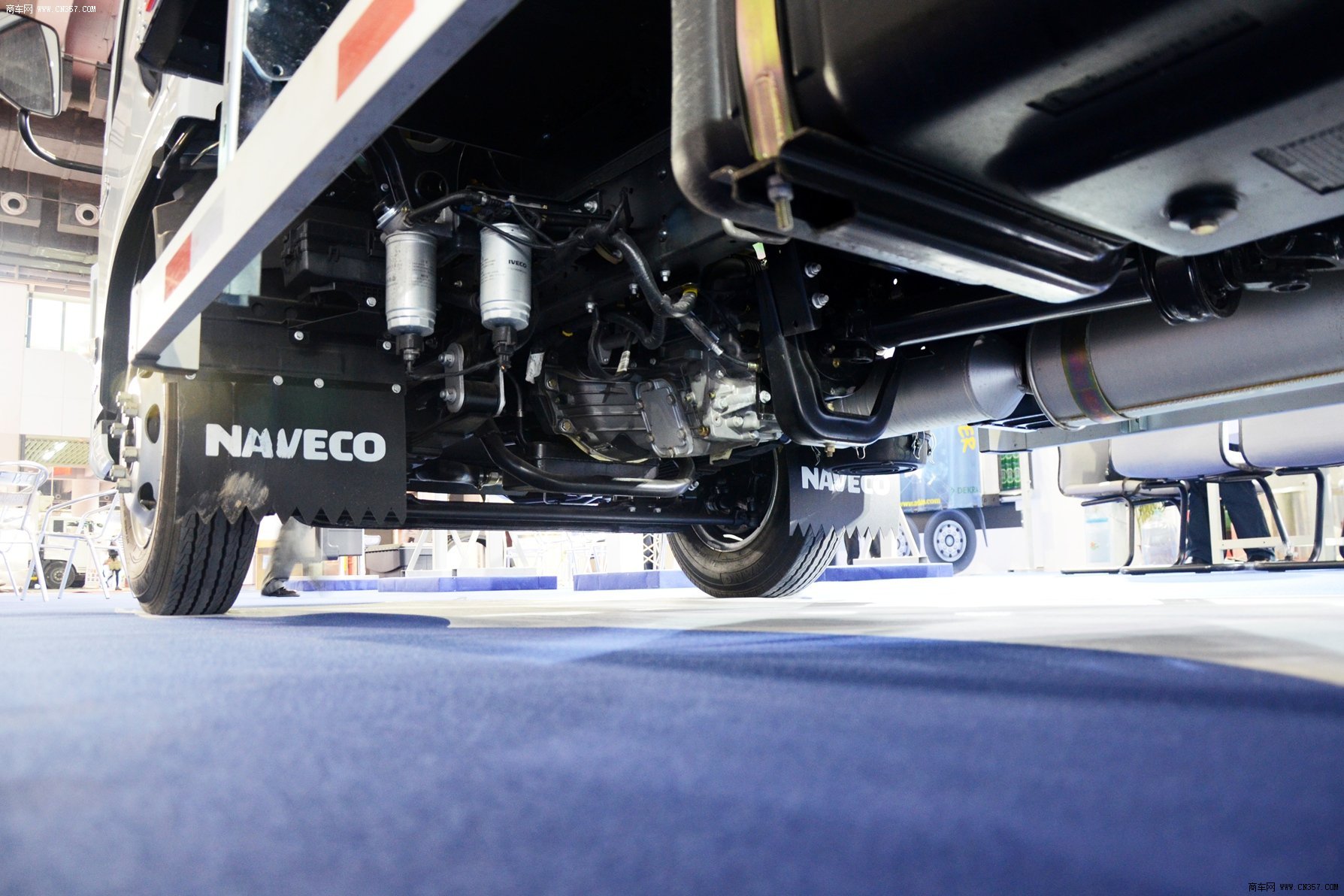 南京依维柯 超越 140马力 栏板式 单排 轻卡 nj5041xxyzfdcmz