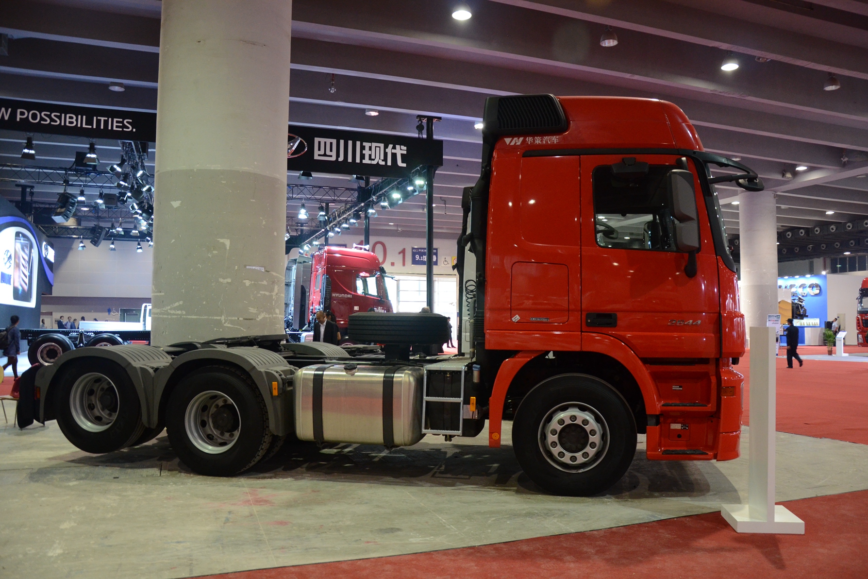 奔驰actros 2644 ls 435马力 6x2牵引车