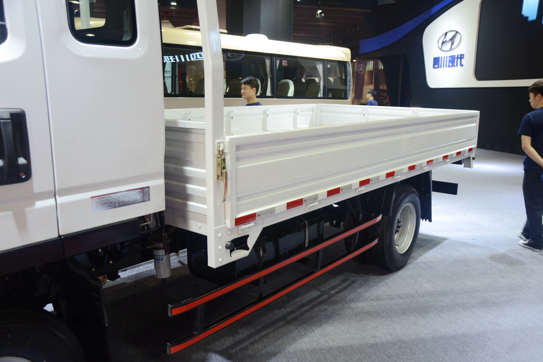 四川现代瑞越轻卡 白