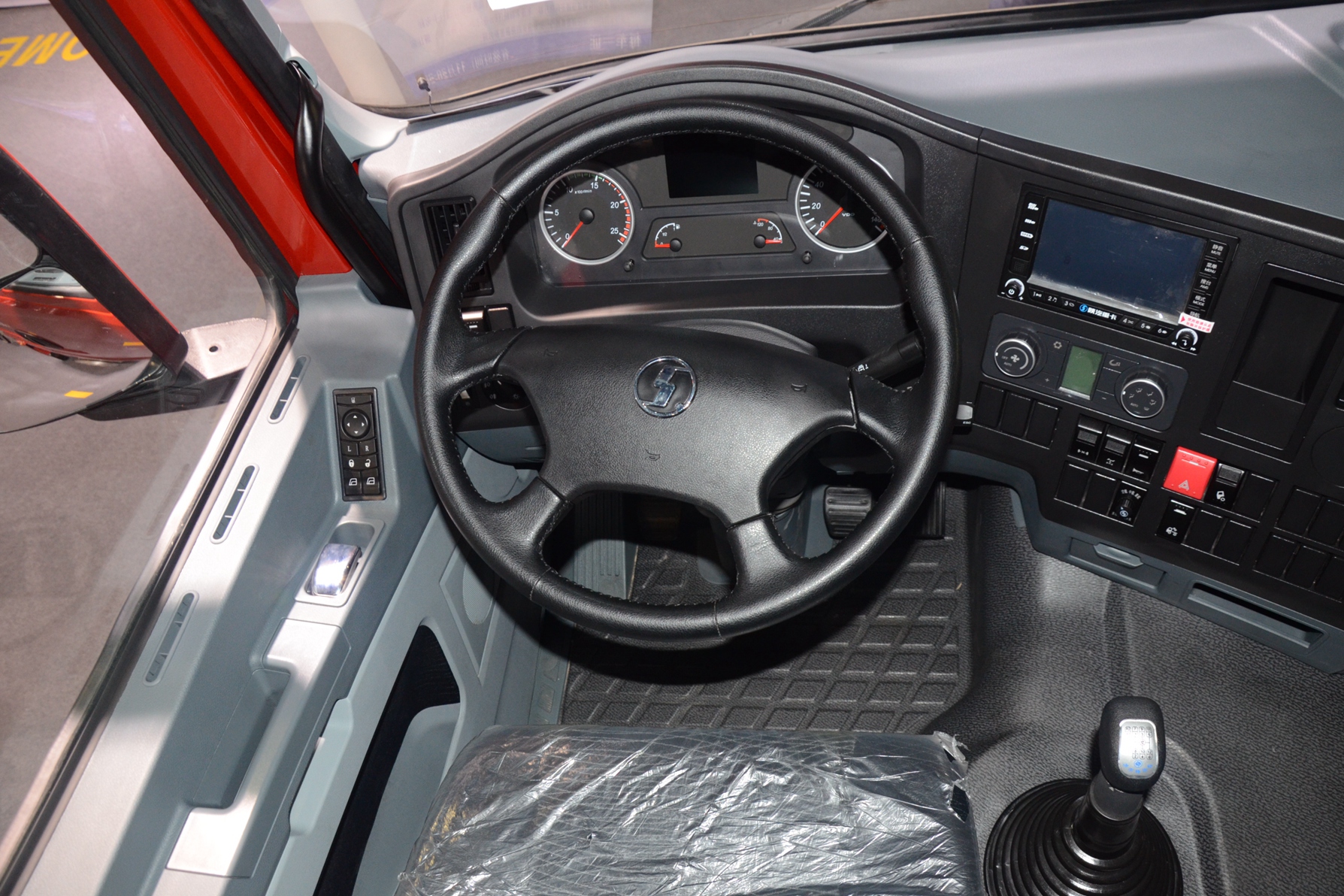 陕汽德龙x3000 375马力 6x4轻量化牵引车查看小图提示:支持键盘翻页