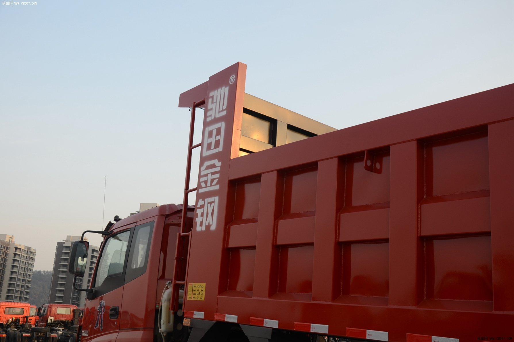 福田 欧曼etx 重卡 270马力 8×4 自卸车 bj3312dmpjc-xa