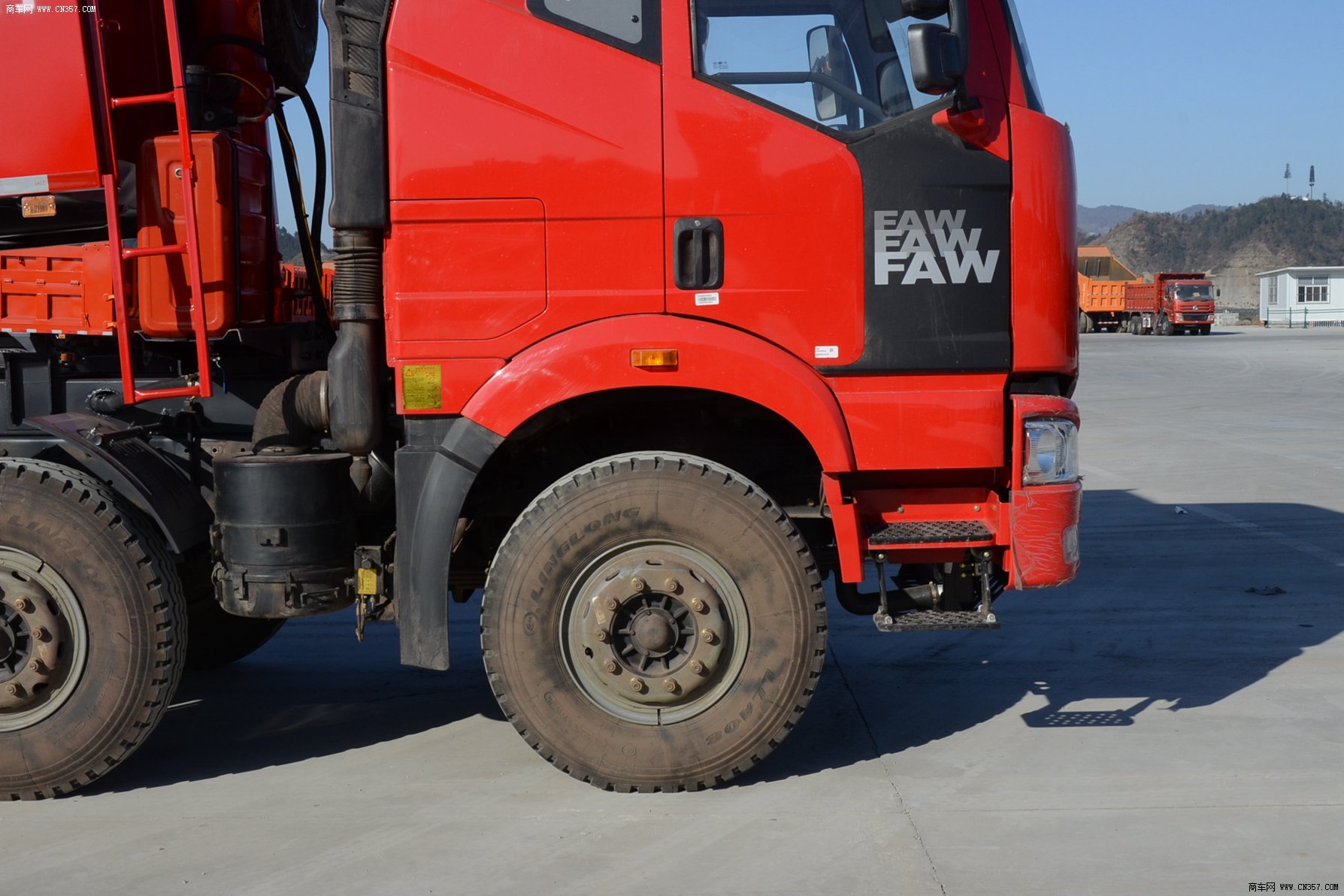 解放j6p 重卡 370马力 8×4 自卸车 ca3310p66k24l5t4e4