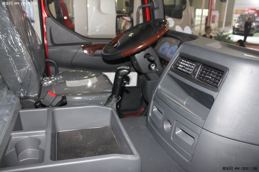 车型报价 东风柳汽/霸龙507/lz4230qca 图集 驾驶室(9/19)