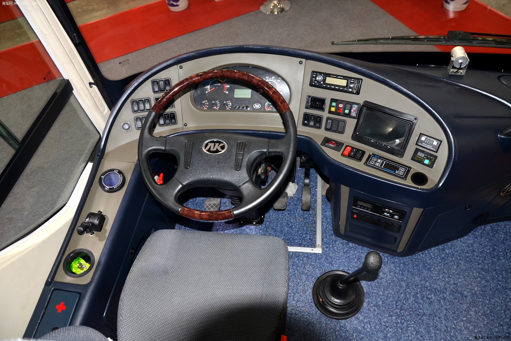 安徽安凯 安凯客车 260马力 30-40座 公路客运客车 hff6900k08c2e5