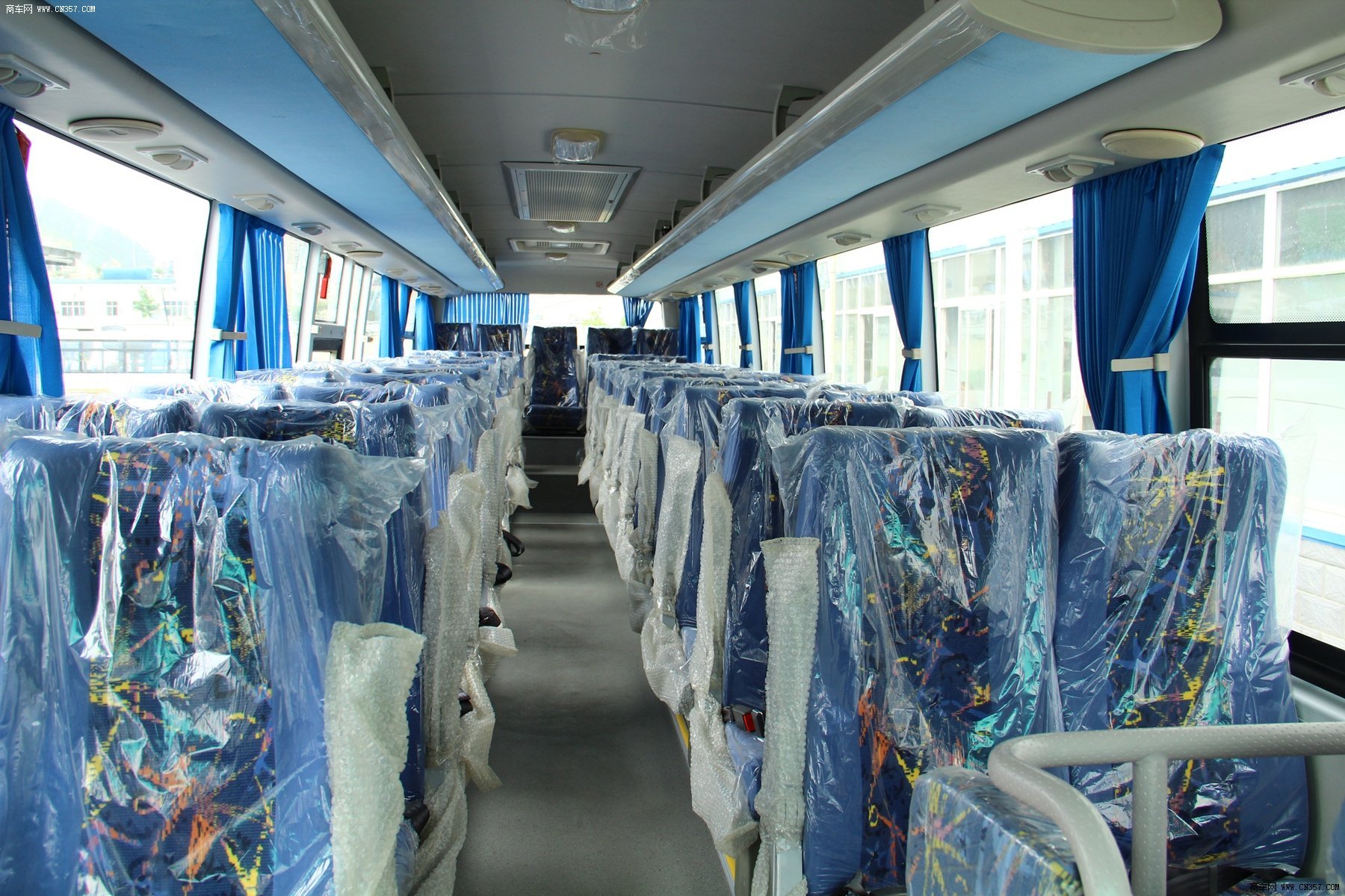 东风 风尚 245马力 40-50座 客车 eq6113l4d