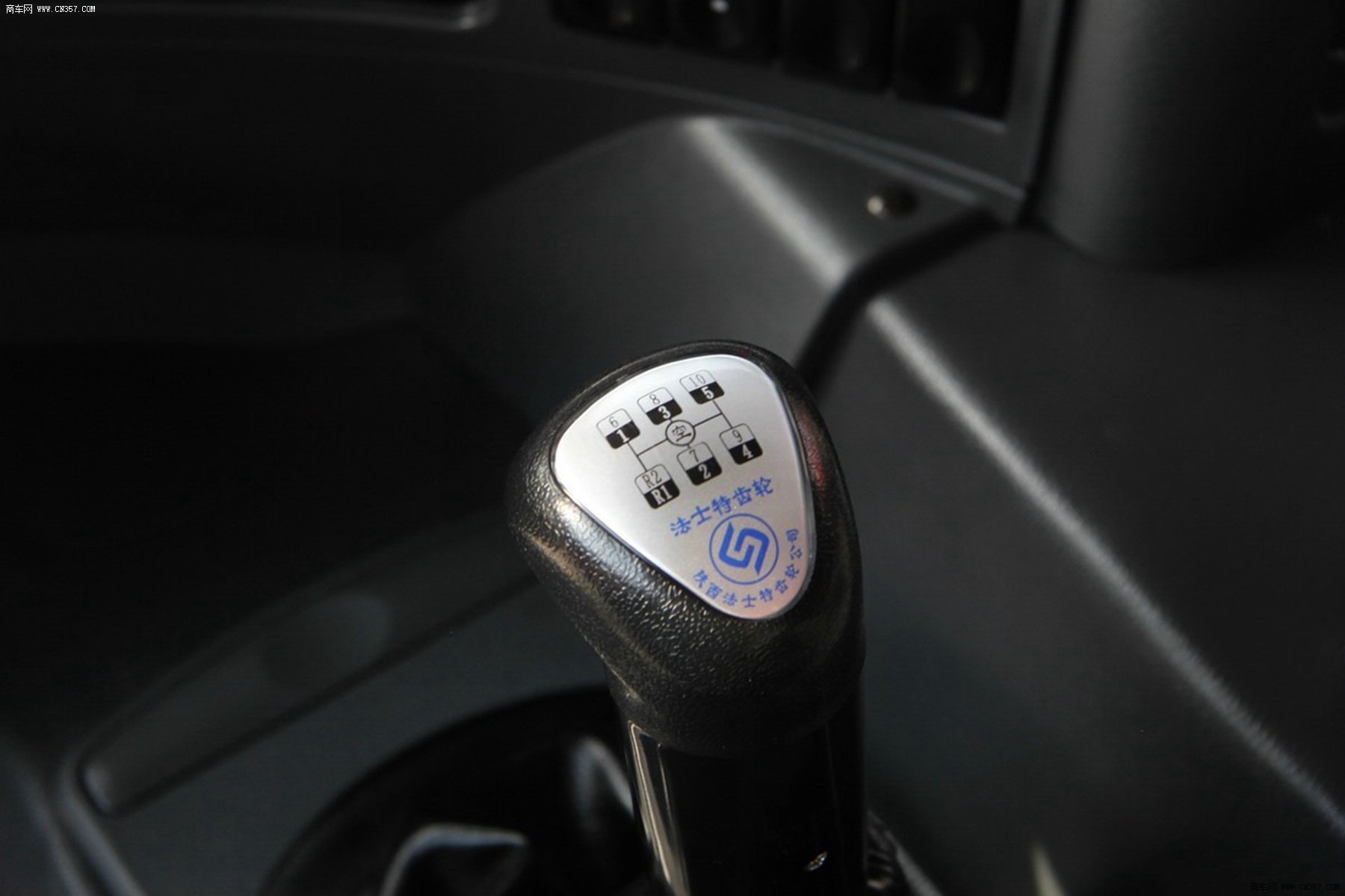 东风柳汽 霸龙 重卡 320马力 8×4 自卸车 lz3317m5fa