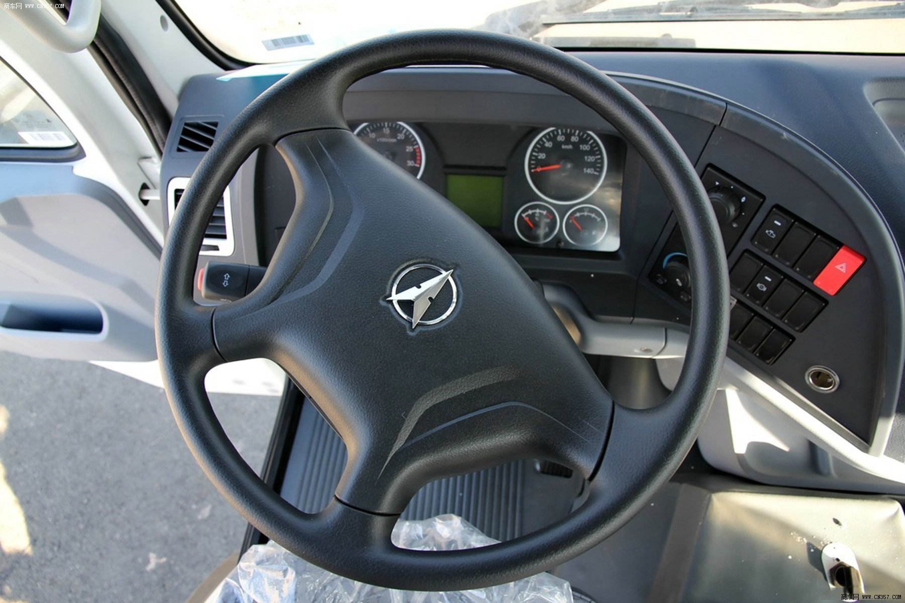 北奔ng80系 重卡 336马力 6×2 牵引车 nd42402l23j