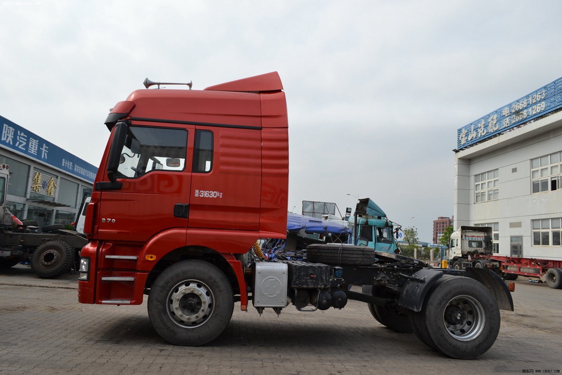 陕汽 德龙m3000 重卡 270马力 4×2 牵引车 sx4186gn361