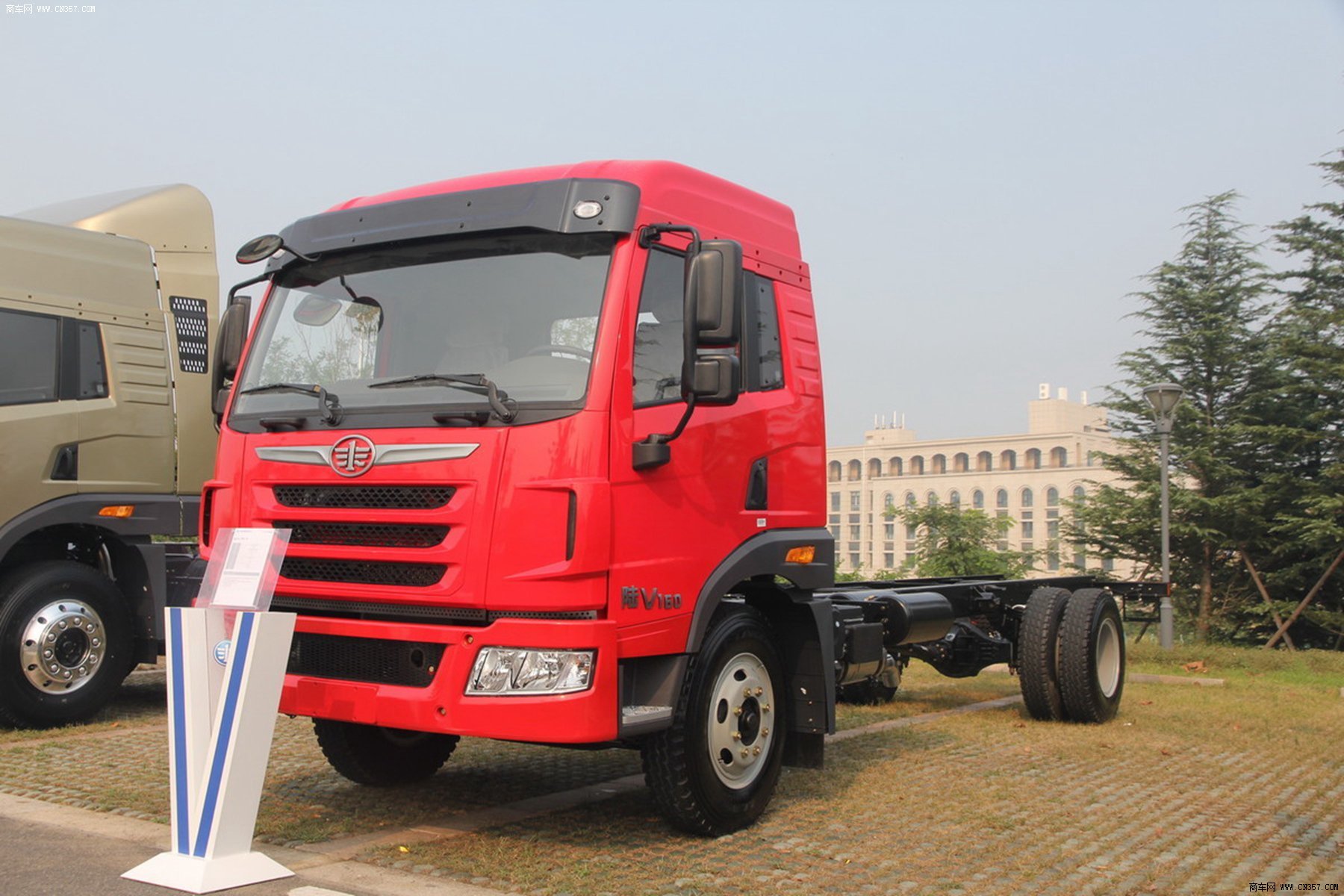 解放 陆威 中卡 160马力 4×2 栏板式 排半 载货车 ca1160p1k2l2e4a80