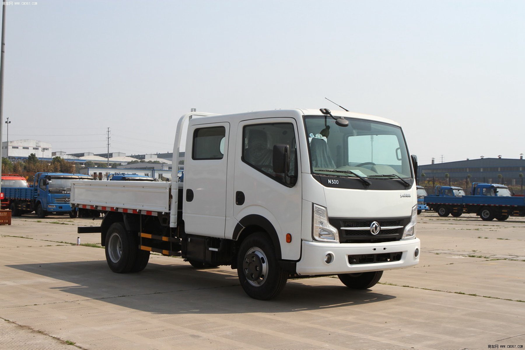 东风 凯普特n300 130马力 栏板式 双排 轻型载货车 eq1040d9bdd