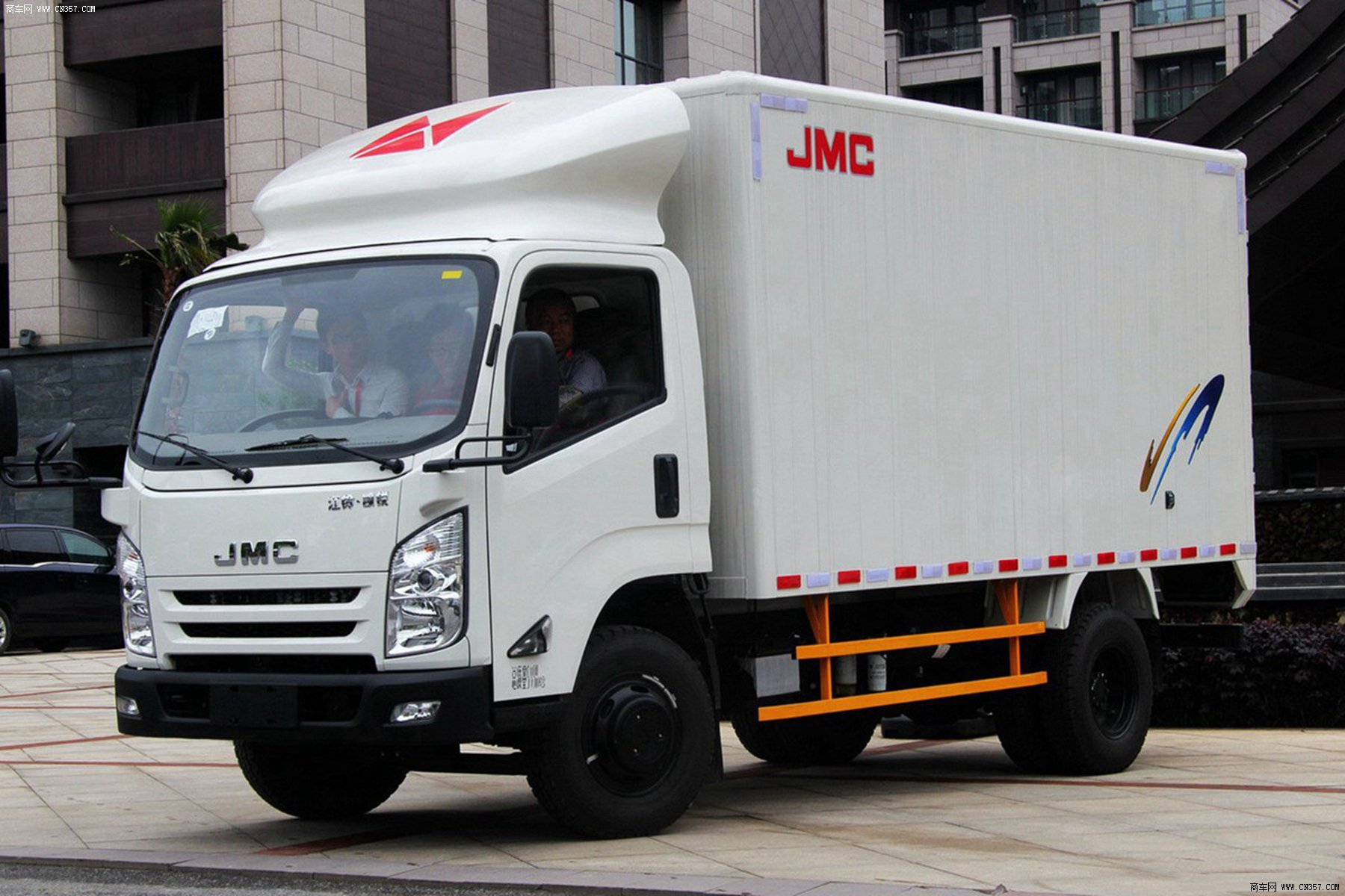 江铃 凯锐800 152马力 厢式 单排 轻卡 jx5057xxyxgb2