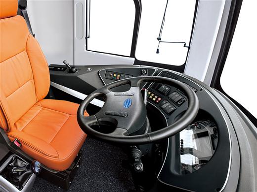 亚星270马力 24-53人 公路客车 ybl6118hqj1