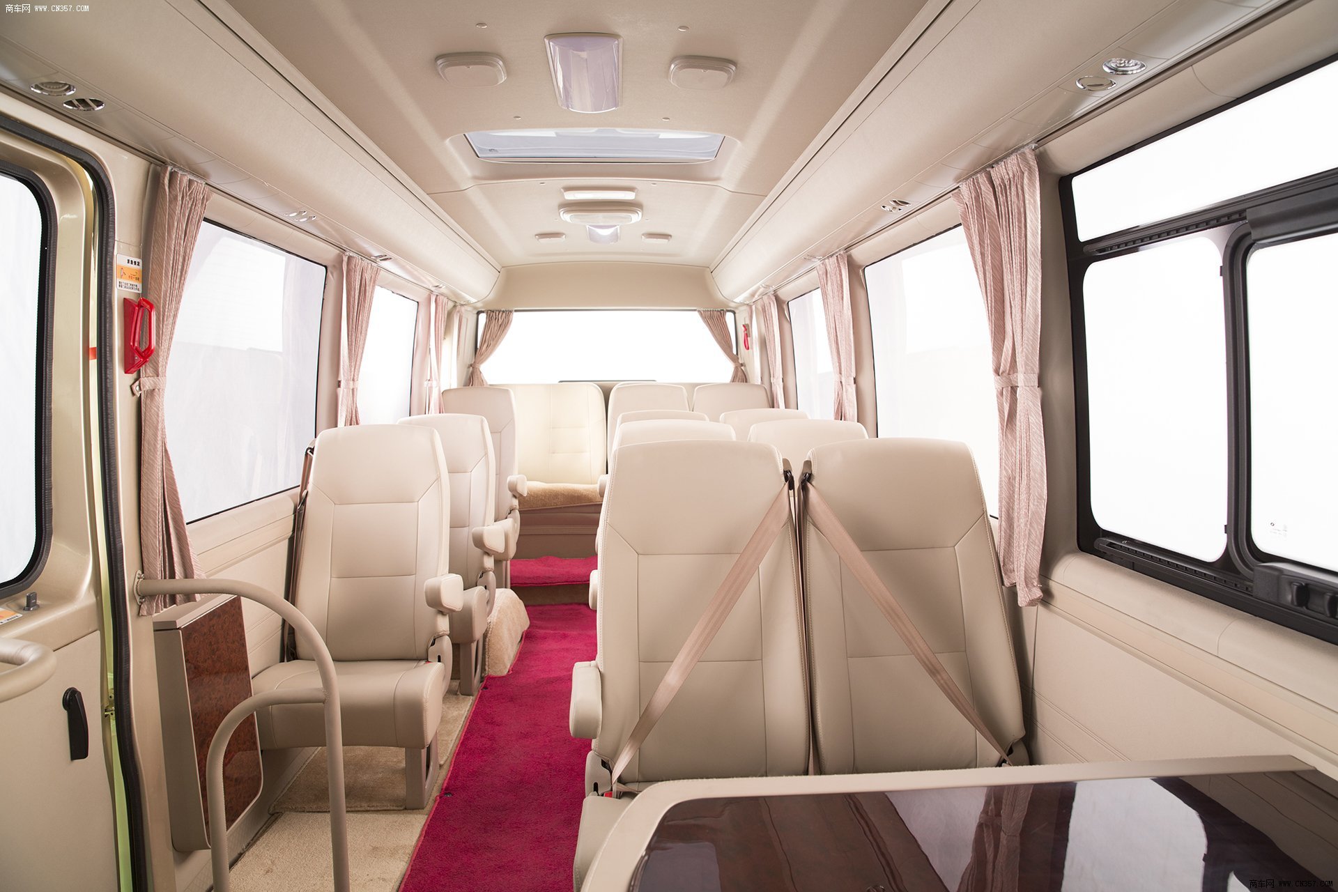 车型报价 宇通/t7/l96 v8 图集 内饰(1/5)