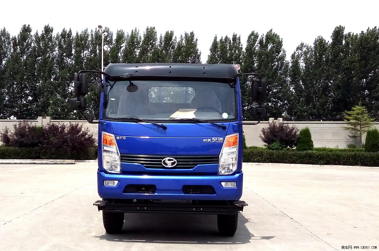 山东时风 风驰2000 中卡 140马力 4×2 栏板式 排半 载货车 ssf1152hj