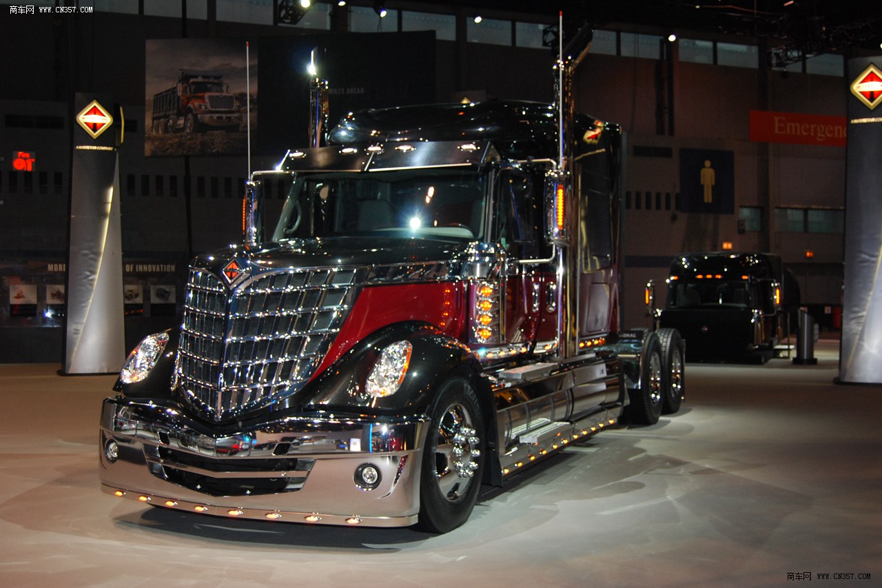 纳威司达万国重卡图片