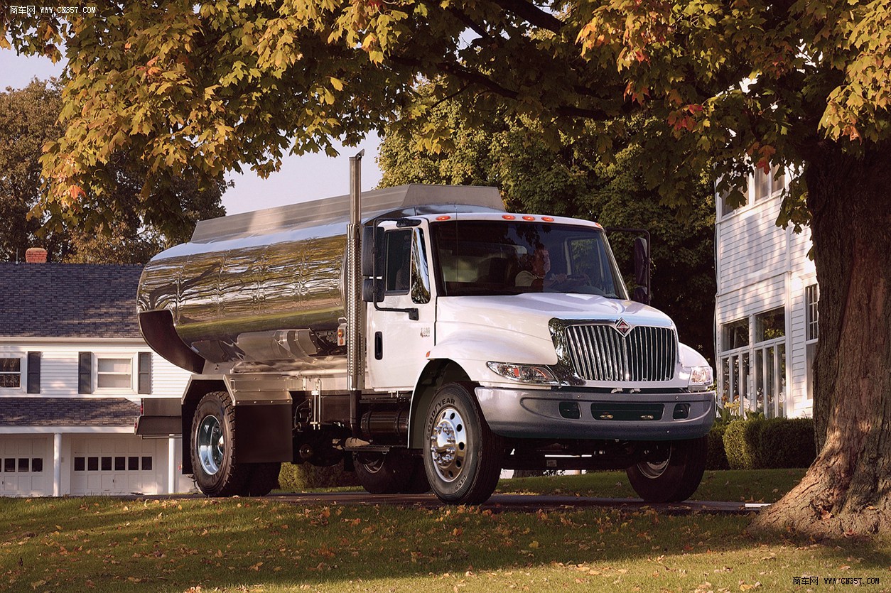 纳威司达万国重卡图片