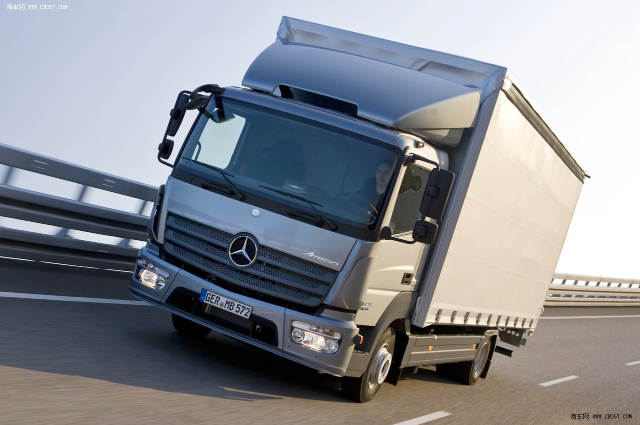 奔驰 新atego 卡车
