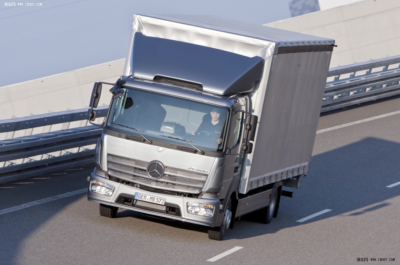 奔驰 新atego 卡车