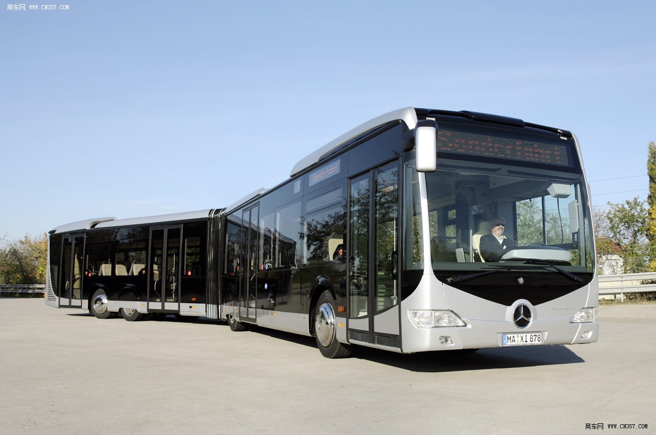 奔驰capacity 4轴铰接城市客车查看小图提示:支持键盘翻页 ←左右