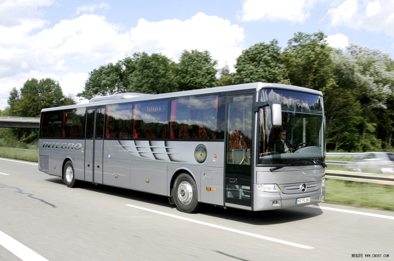 奔驰integroo550客车