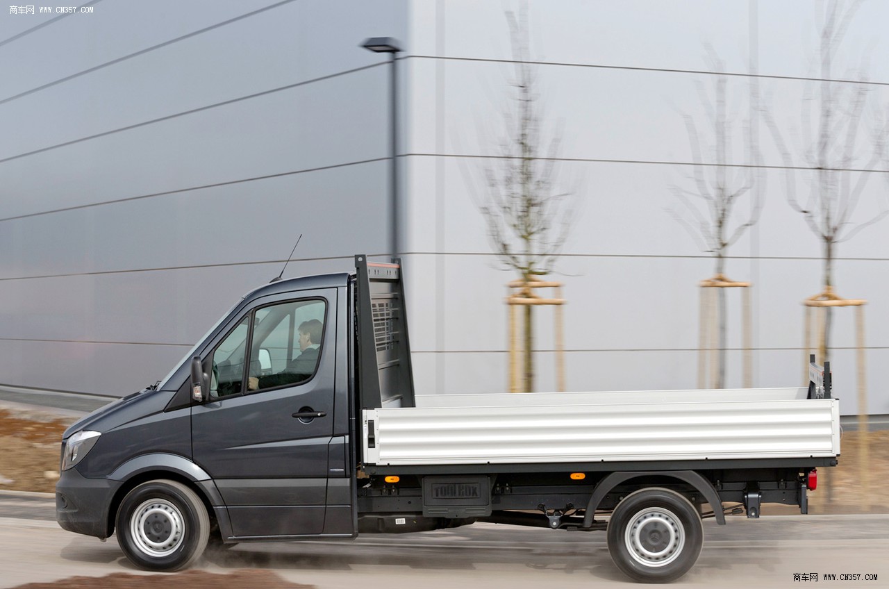 奔驰sprinter 栏板轻型货车