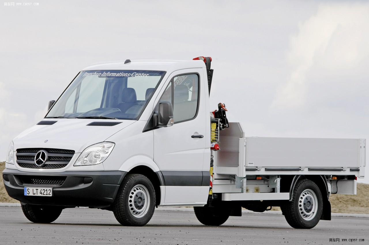 奔驰sprinter 栏板轻型货车