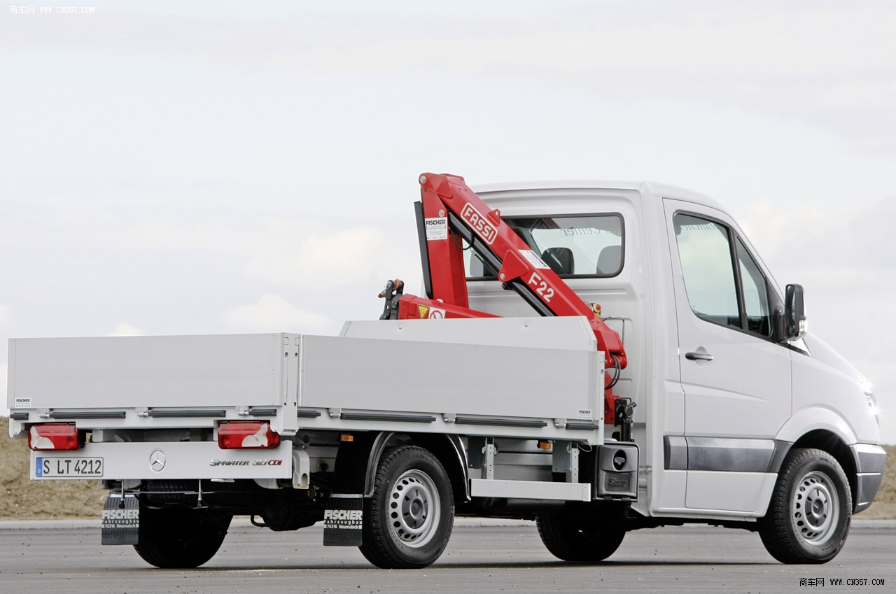 奔驰sprinter 栏板轻型货车