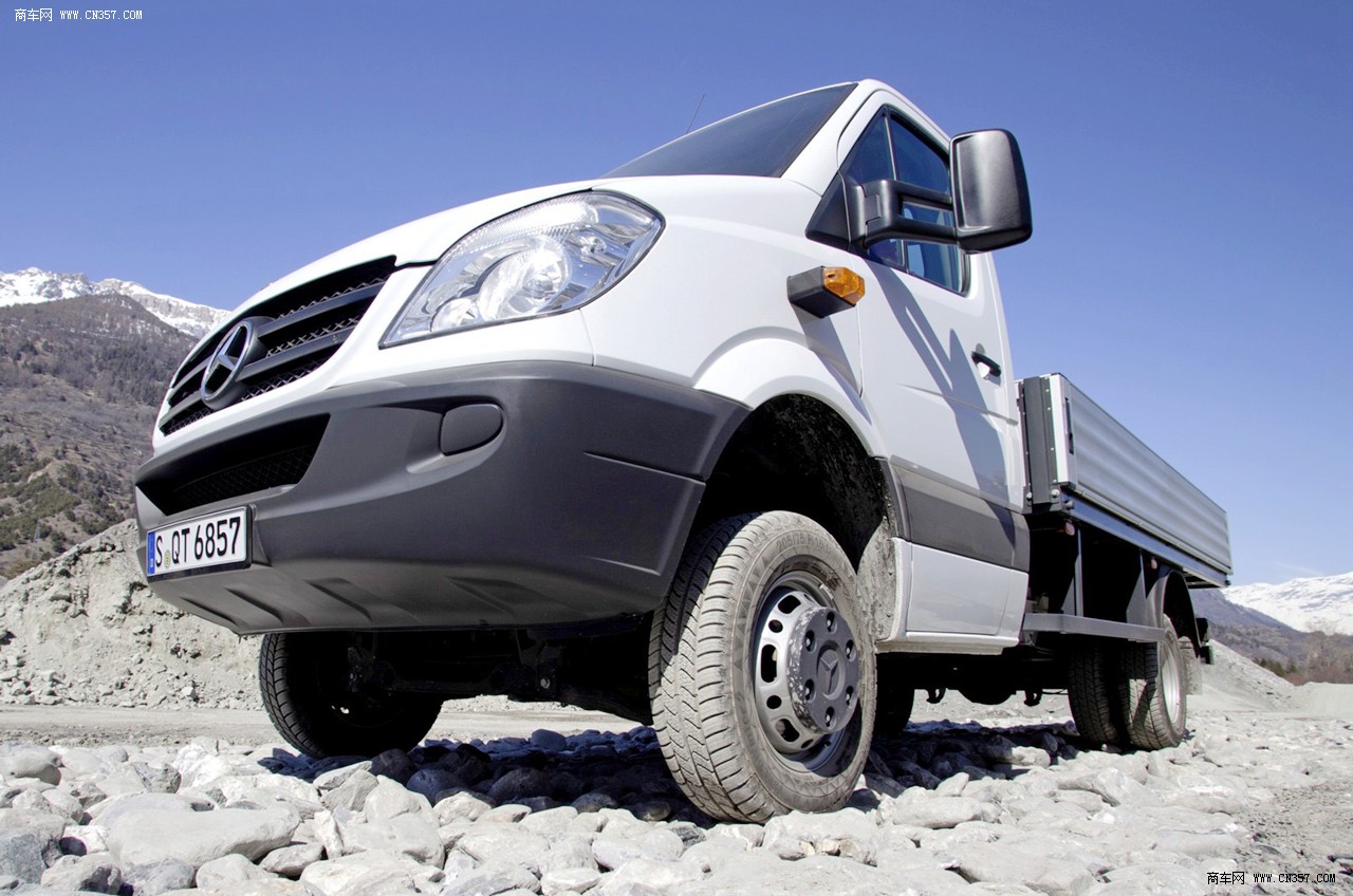 奔驰sprinter 栏板轻型货车