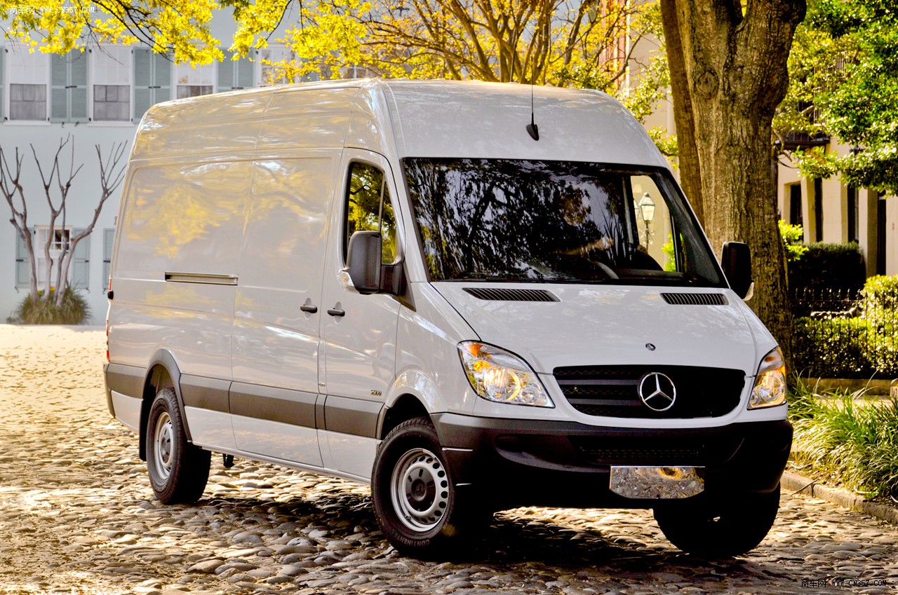 奔驰sprinter 厢式运输车
