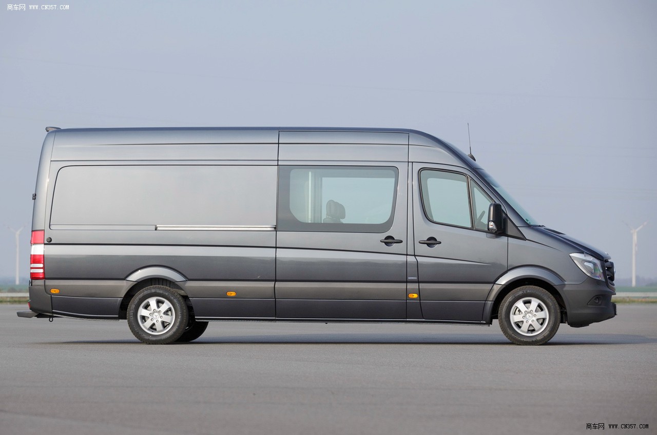 奔驰sprinter 厢式运输车