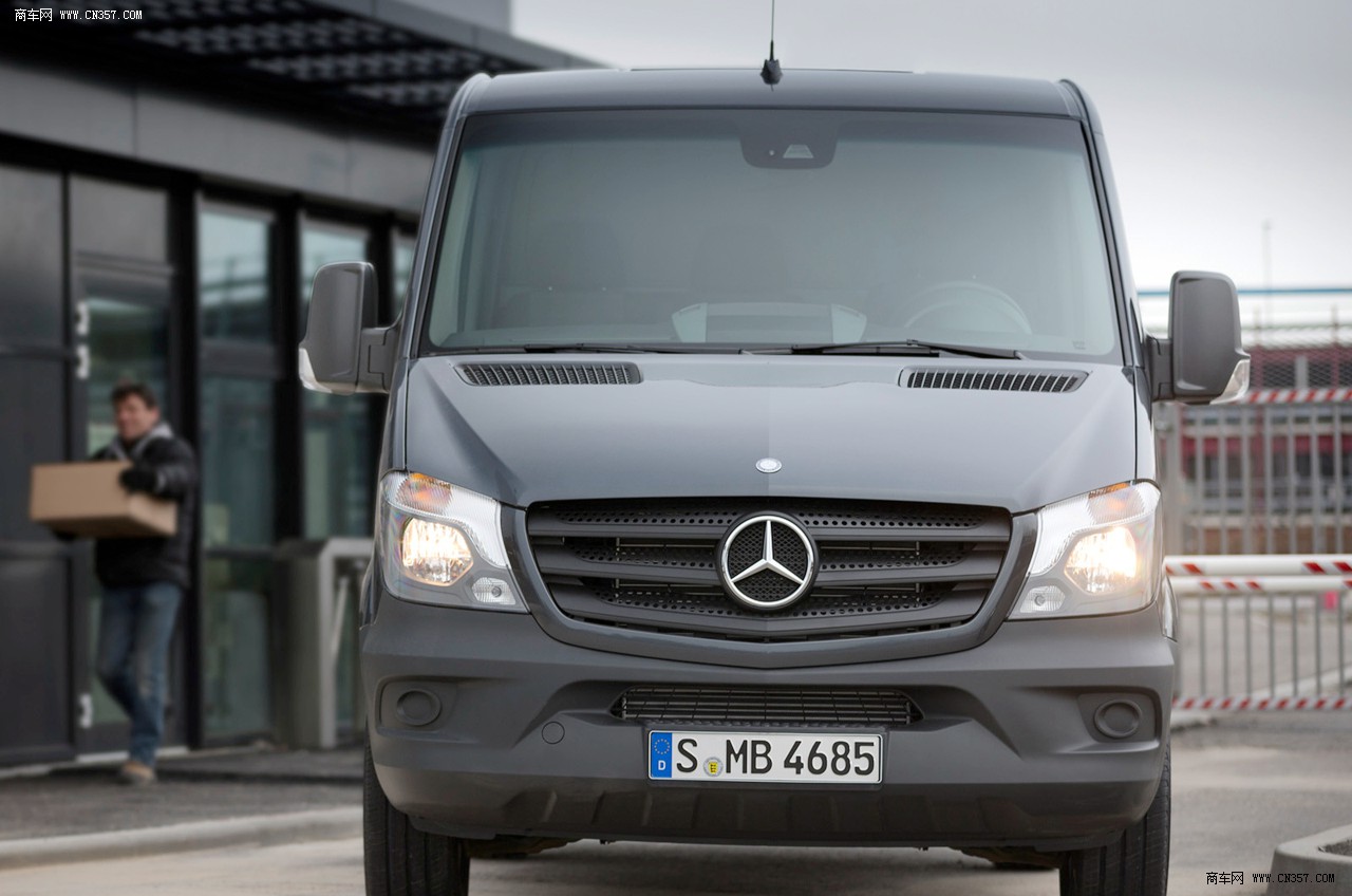 奔驰sprinter 厢式运输车
