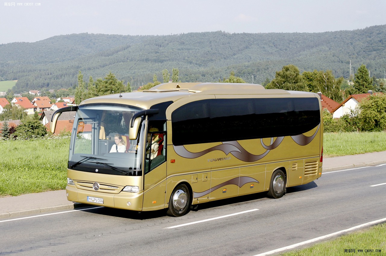 奔驰tourinoo510客车