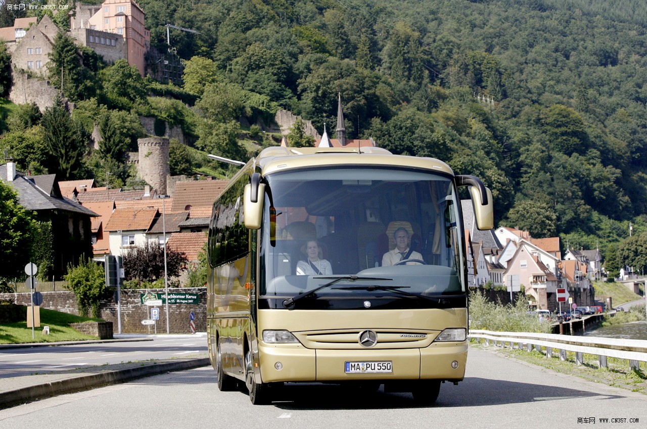 奔驰tourino(o510)客车