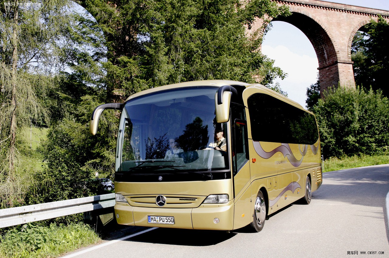 奔驰tourino(o510)客车